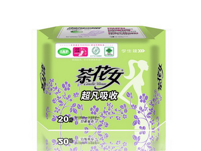 茶花女品牌推出“學(xué)生裝”新品